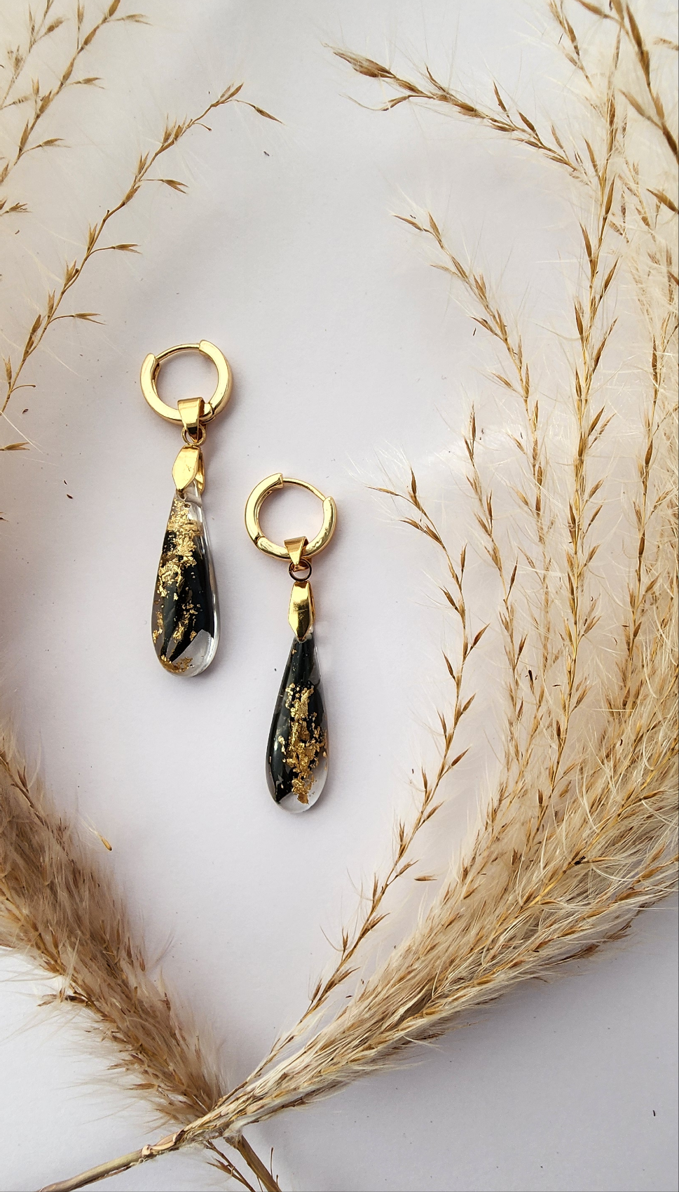 Med Tear Drop- Black and Gold Collection ✨️