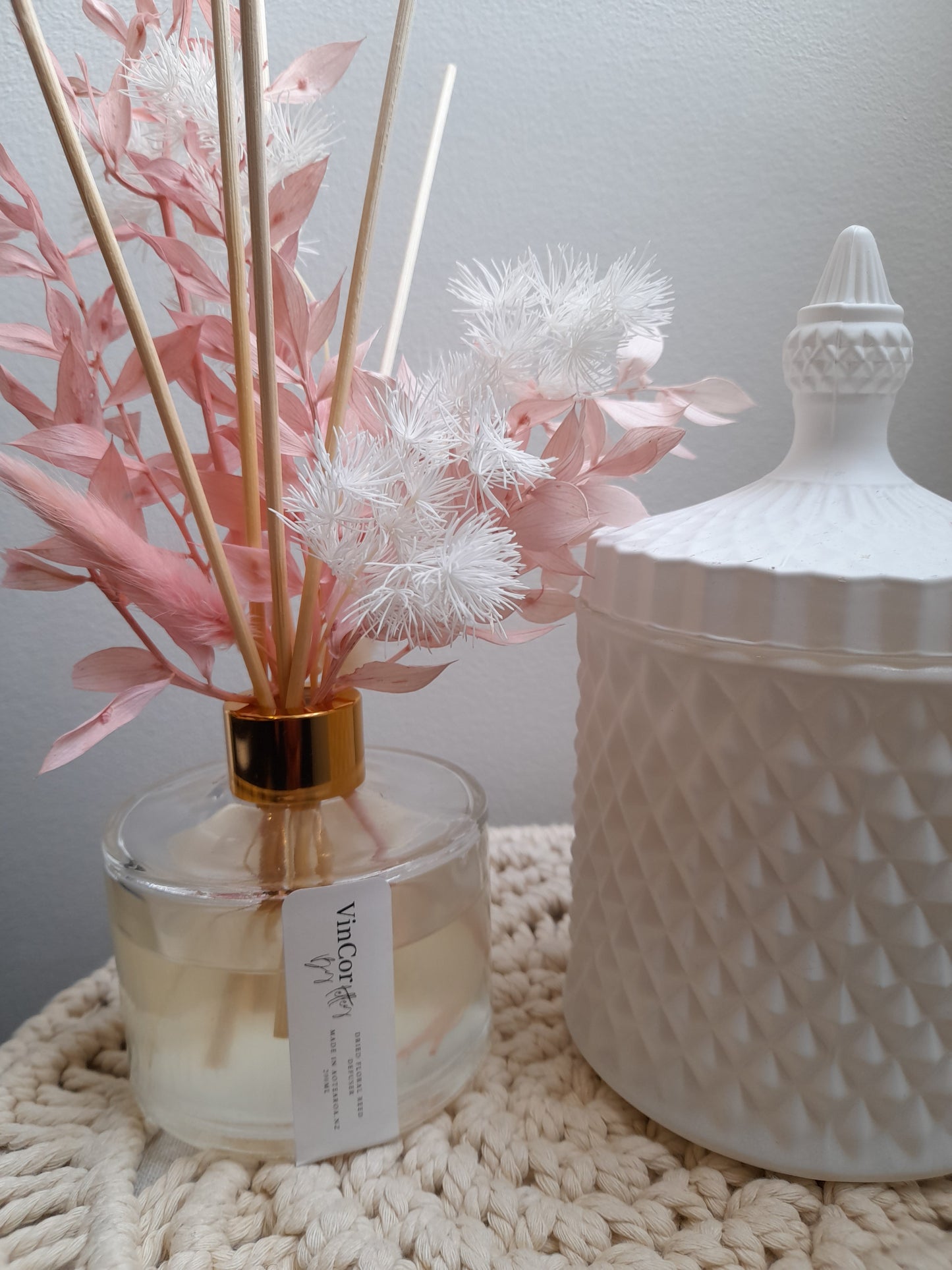 Dried Flower Diffuser- Scent- Peach and Gauva.