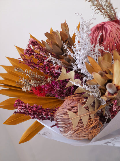 Dried flower bouquet